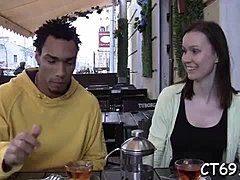 शौकिया वीडियो में गर्म महिलाओं को चोदने और गंदे चुदाई के साथ चुदाई