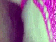 Pierwsze nagranie MILF-ów prowadzi do brutalnego orgazmu
