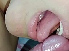 Mature mommy gives a sensual blowjob in the morning