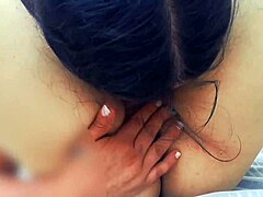 Meksykańska MILF i jej pasierbica uprawiają seks analny i cipkę w lesie