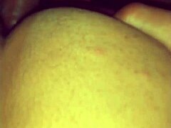 Une MILF latina juteuse se fait remplir la chatte de sperme dans une vidéo hardcore