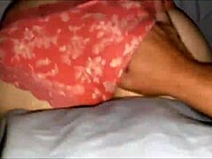 अमेचुर ब्लोंड MILFs होममेड POV एडवेंचर एक लटके हुए स्टड के साथ।