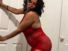 Latina MILF Anna Marie shows off her big boobs and ass