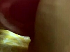 Video porno HD de una vagina gorda siendo tocada y eyaculada